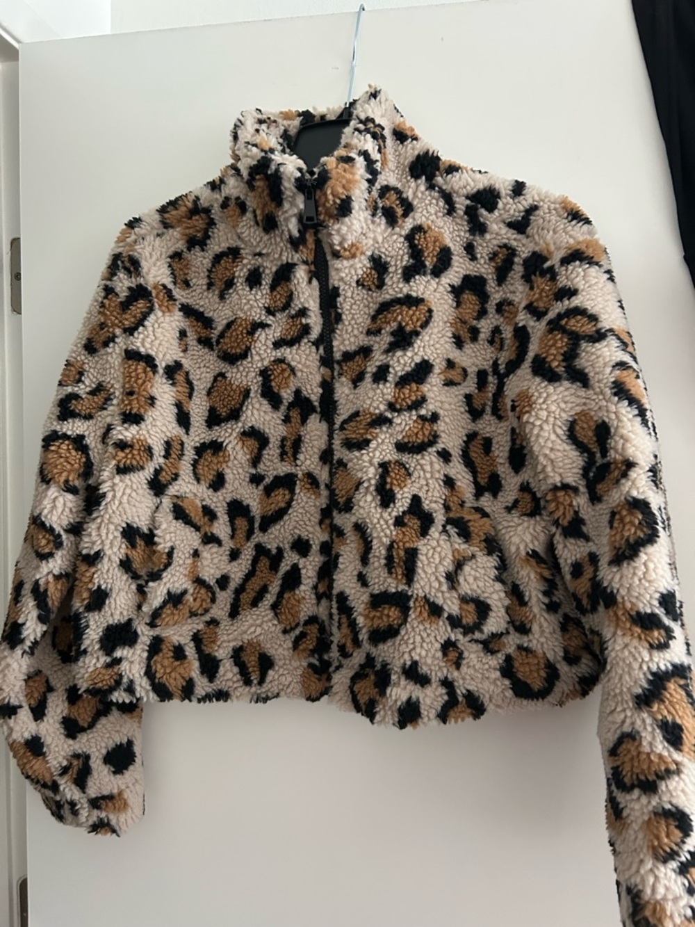 Cropped leopard Teddy jacket